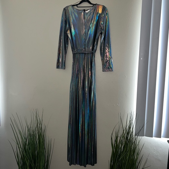 Beautiful Holographic Formal Dress, Size XL but would fit better for a size L - Picture 3 of 10
